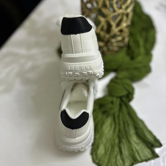 New White Women's Comfortable Sneakers SoftStep Size: 7.5 - Picture 7 of 8